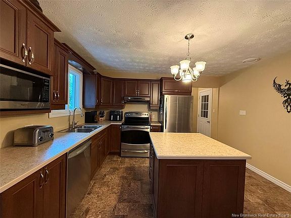3rd image of 21 Anna St