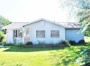 10772 Burnett Rd, Charlevoix, MI 49720