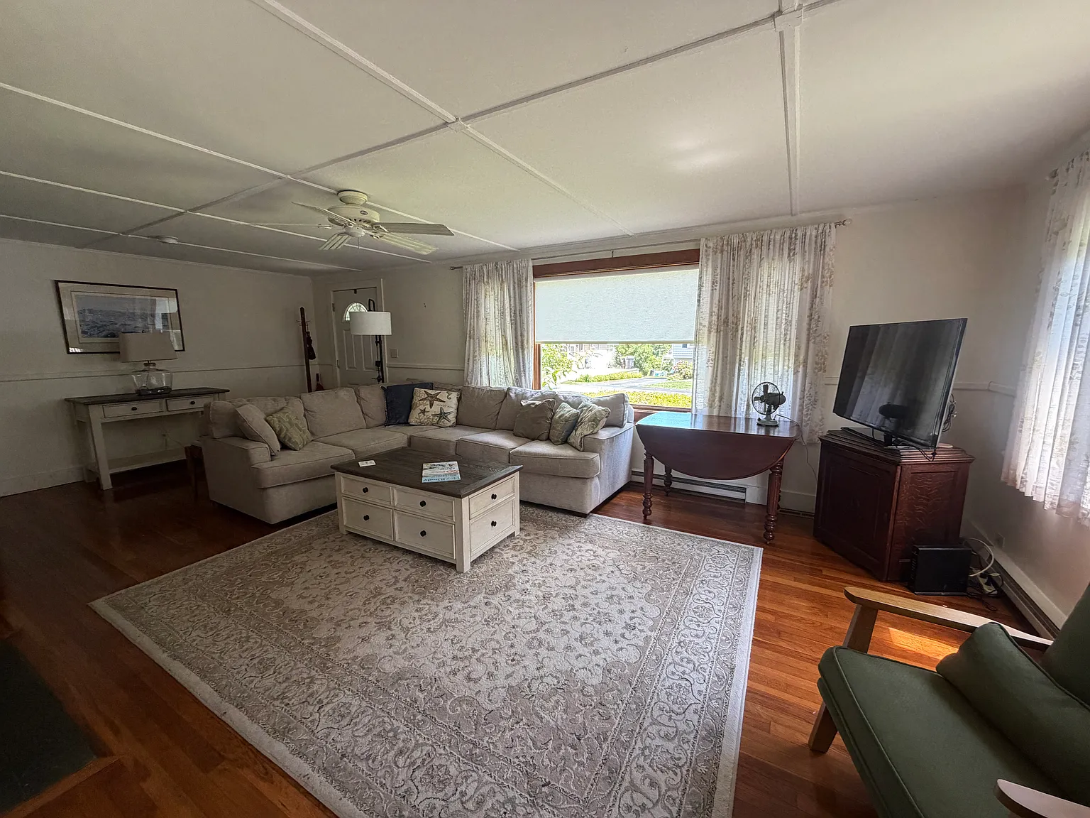 2 bed, 1164 sqft, $1,800 — Photo 2