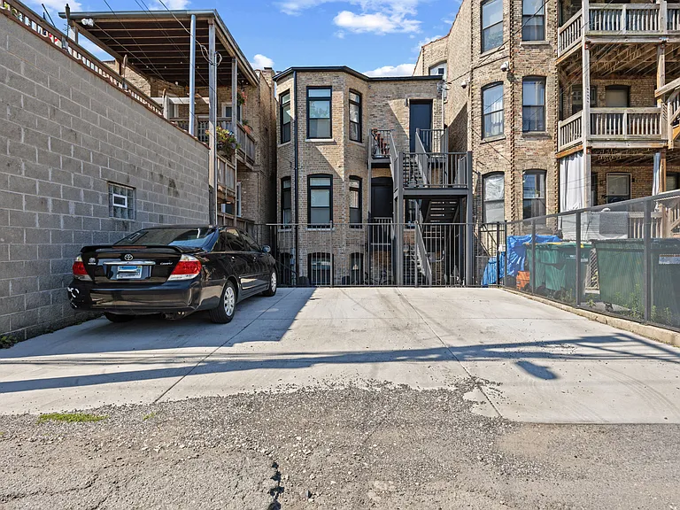 2451 N Albany Ave #1 — Photo 21