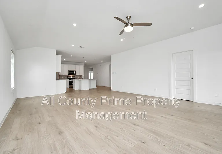 29935 Gallatin River Ln — Photo 14