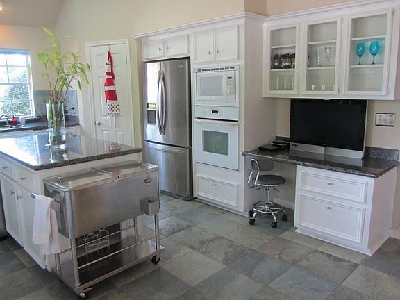 2nd image of 2902 Doral Ct