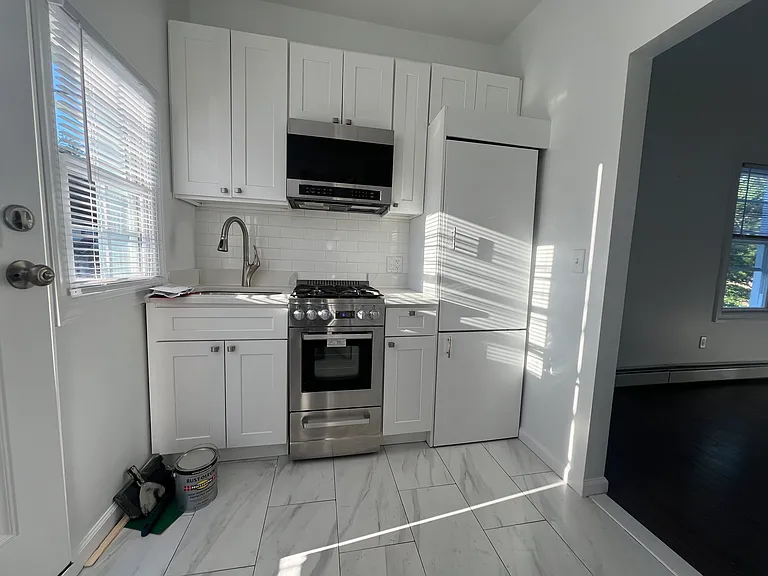 255 Lafayette Pl #2 — Photo 5