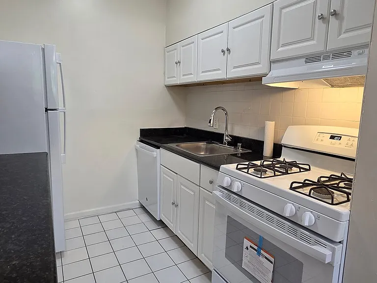 10424 Rockville Pike #402 — Photo 17