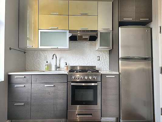 2nd image of 156 Quincy St #4B
