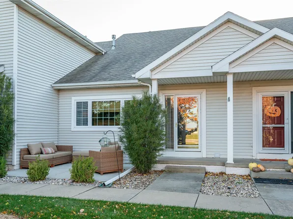 555 SE Laurel St Unit 2, Waukee, IA 50263