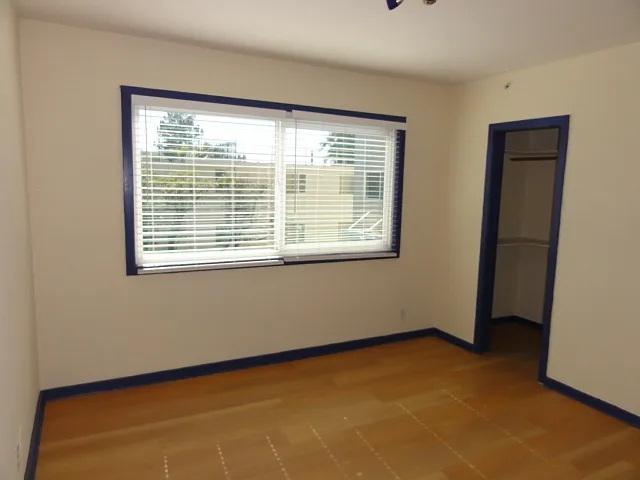 12 bed, $1,150 — Photo 2