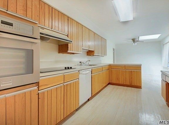 5th image of 228 Estates Ter S