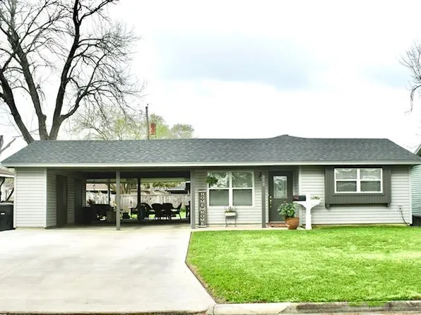 212 N 34th St, Nederland, TX 77627