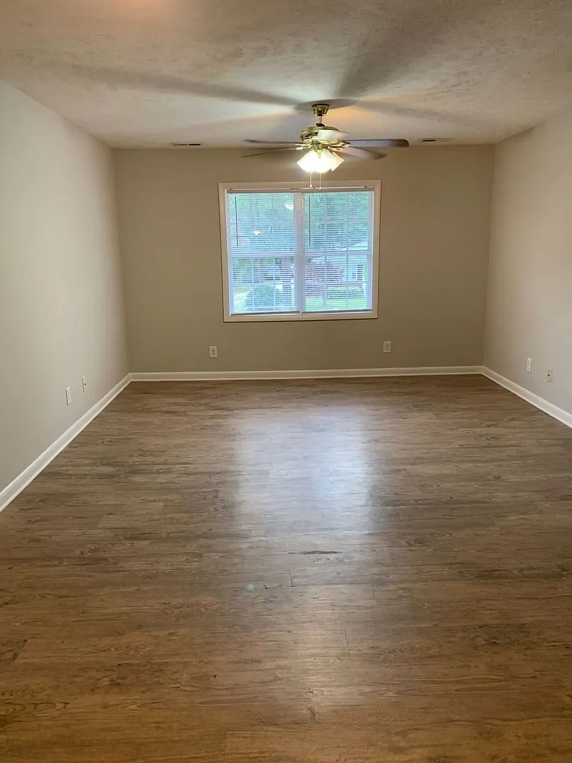 505 Law Rd — Photo 2