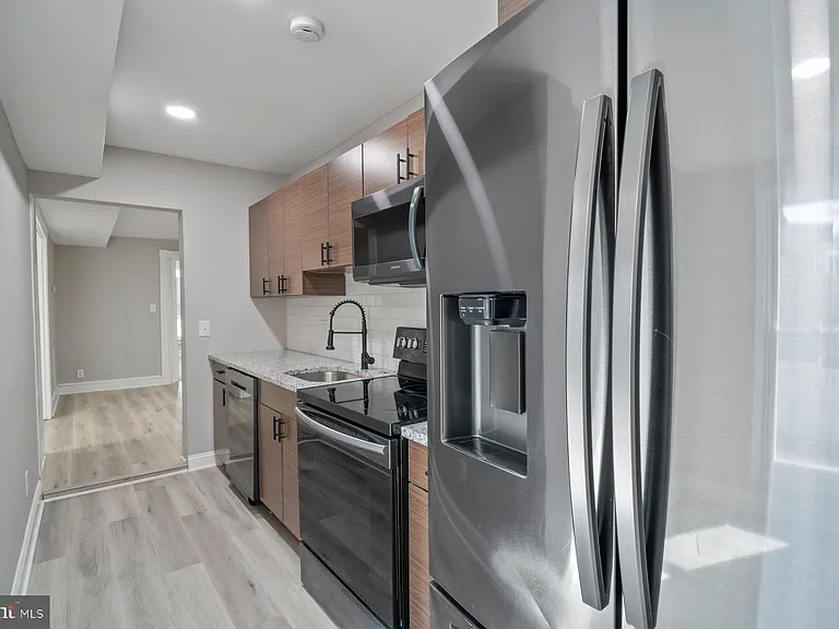 81 Liberty St #2 — Photo 10