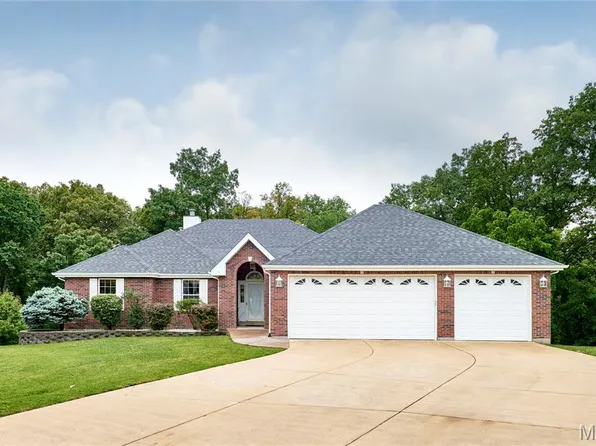 3989 Kim Kelly Dr, Saint Charles, MO 63304