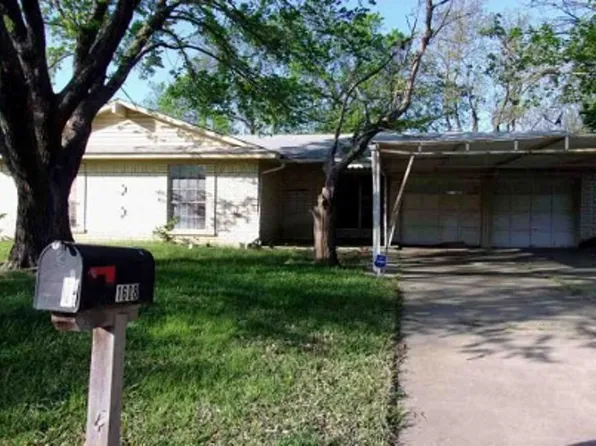 1608 Lee St, Kaufman, TX 75142