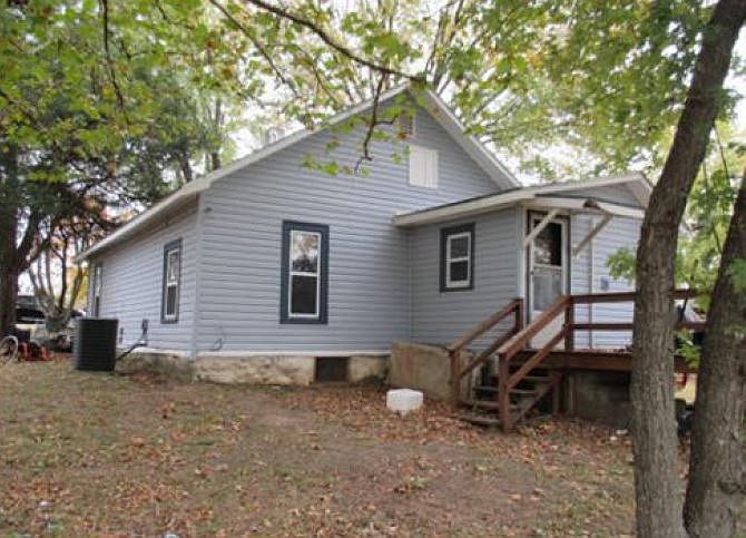 2nd image of 308 N Summer St