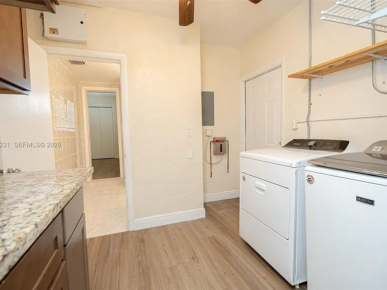 5613 Pierce St #1 — Photo 12