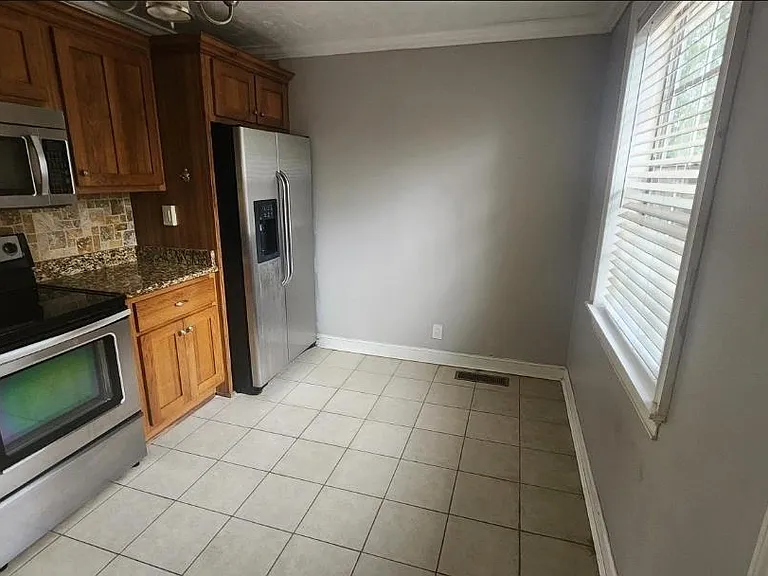 361 Roebuck Dr — Photo 9