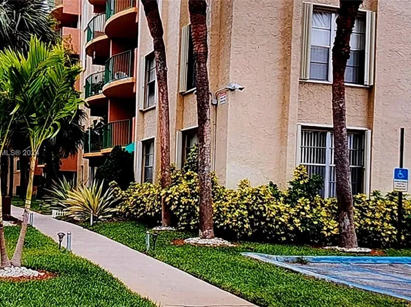 9360 Fontainebleau Blvd APT 503, Miami, FL 33172