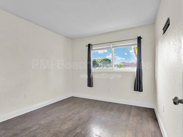 1821 Montague St — Photo 7