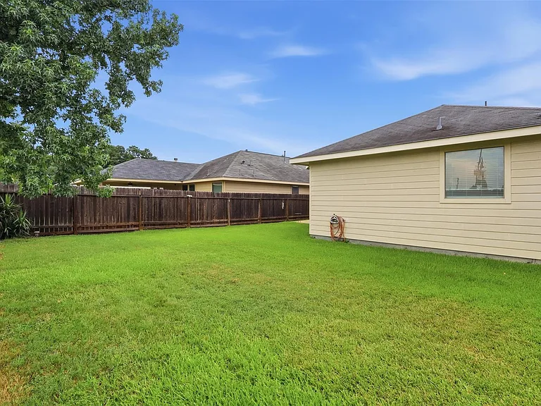 1911 Vale Brook Dr — Photo 26