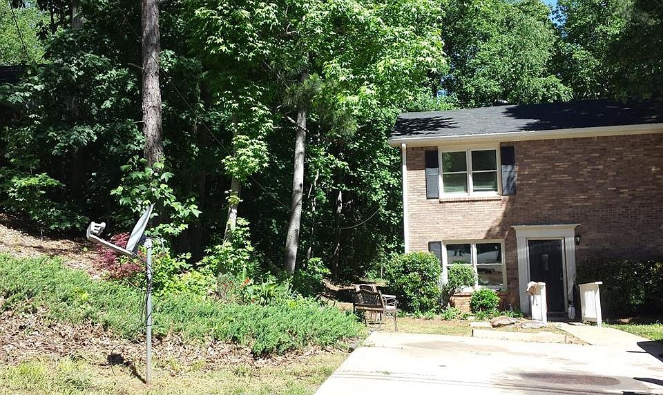 2nd image of 607 Jackson Park Ln