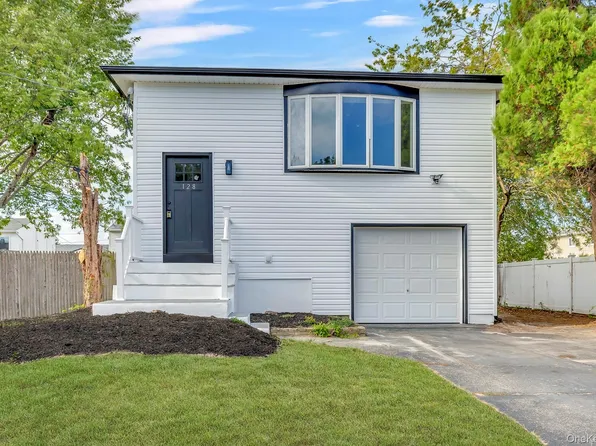 128 Spring Street, Massapequa, NY 11758