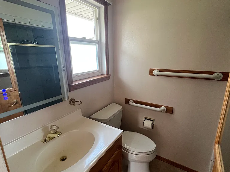 421 W 100 N — Photo 33