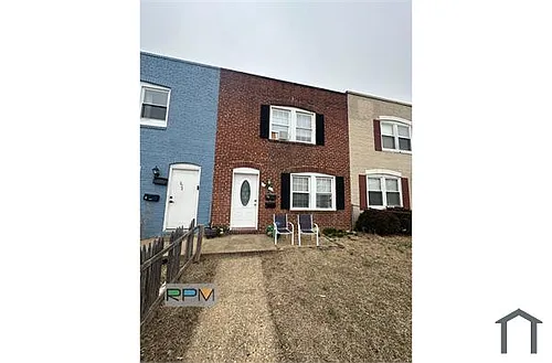 826 Stoll St Photo 1