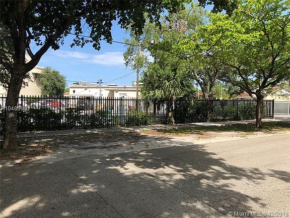 5th image of 13370 NE 9th Ave