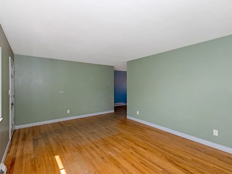 604 Tulane Dr — Photo 5