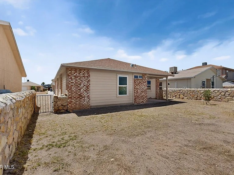 5705 Rick Husband Dr — Photo 35