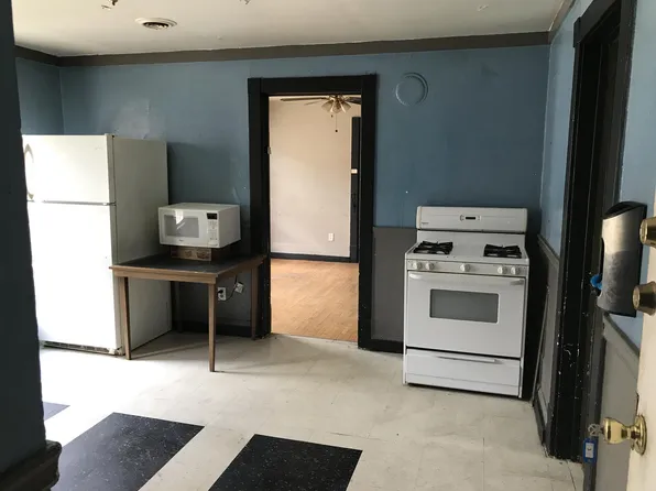 2464 N Bremen St #3, Milwaukee, WI 53212