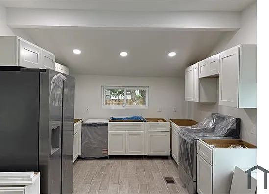 304 Avenue B NE — Photo 8