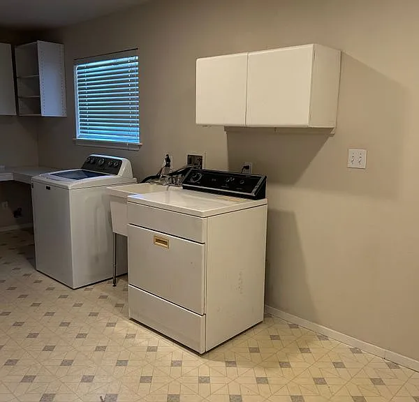 399 Jaycee Dr — Photo 14