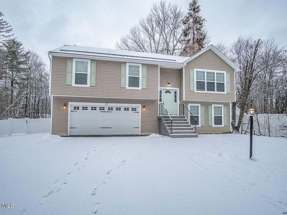 1st image of 647 Pearse Road