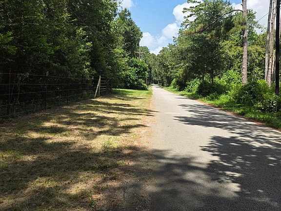 2nd image of 15636 Woodman Rd