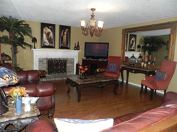 2nd image of 1239 Clear Valley Dr