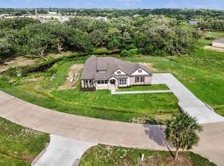 22 Cattle Dr, Bay City, TX 77414