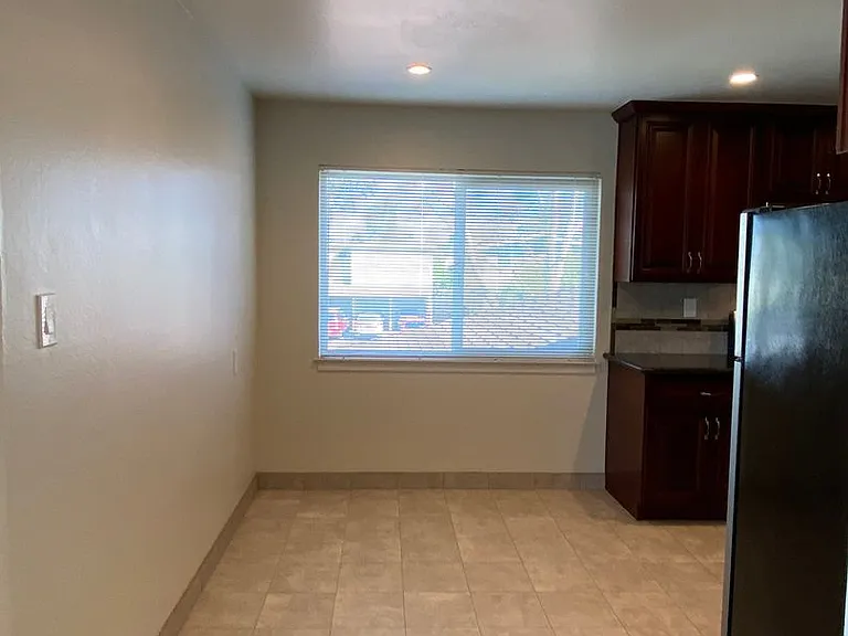 3210 Myles Ct — Photo 3