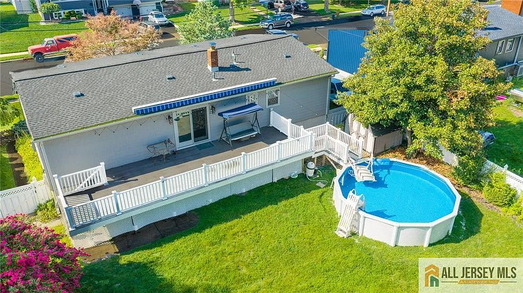4 bed, 3.0 bath, 1506 sqft, $4,500 — Photo 3