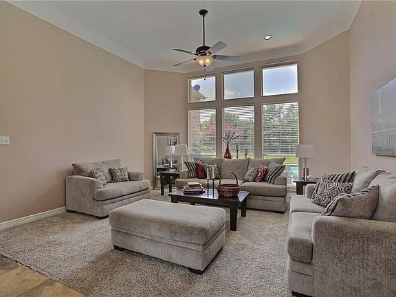 4th image of 7702 Leesburg Dr