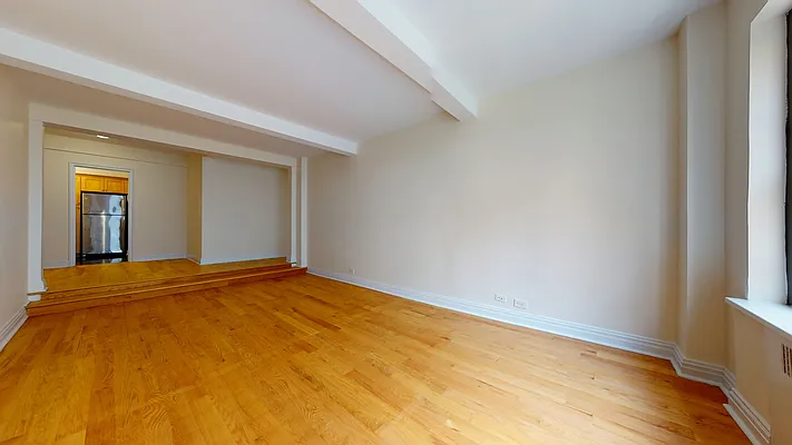 Rented by Bond New York | media 19