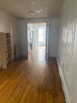 3rd image of 832 Washington Ave #3A