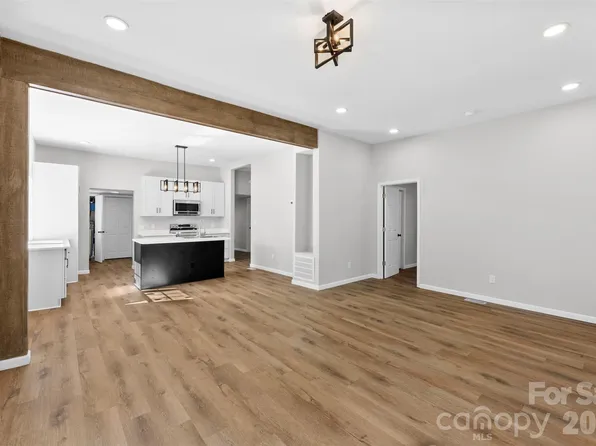 1000 Caldwell St, Statesville, NC 28677