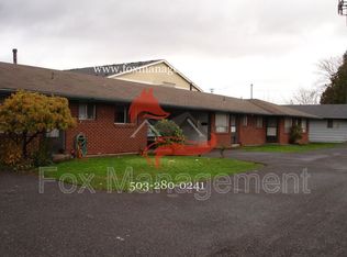 1049 SE Walnut St APT 9, Hillsboro, OR 97123