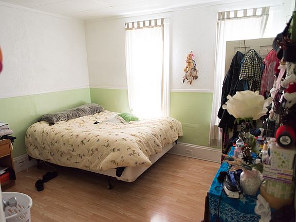 5th image of 1146 Lincoln Ave NW