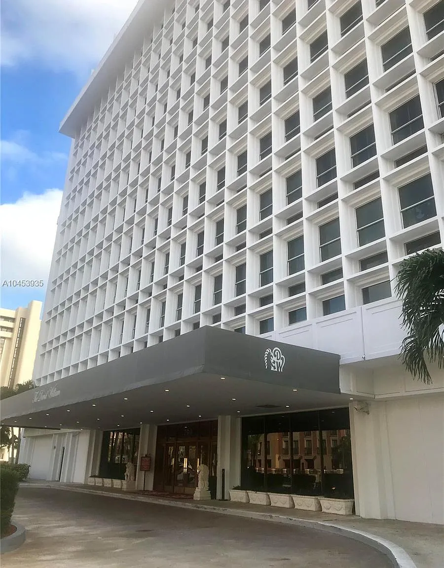1 bed, 890 sqft, $2,950 — Photo 3