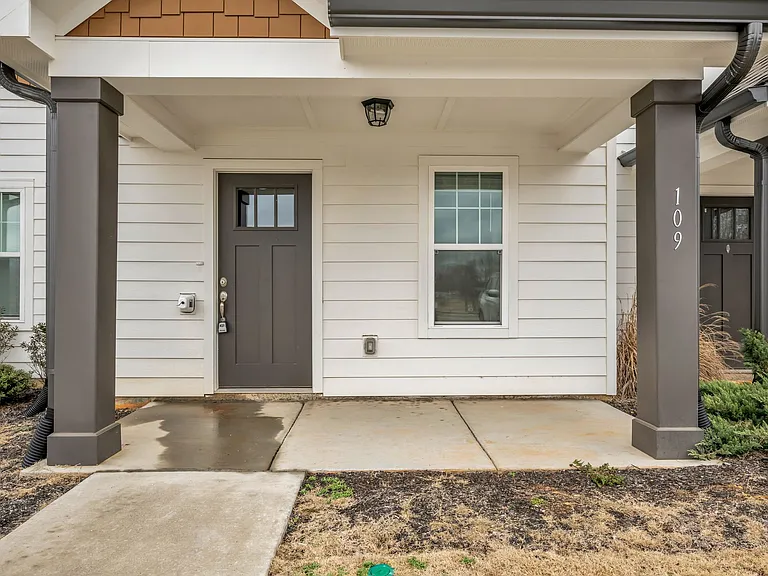 311 E Forge Ct — Photo 28