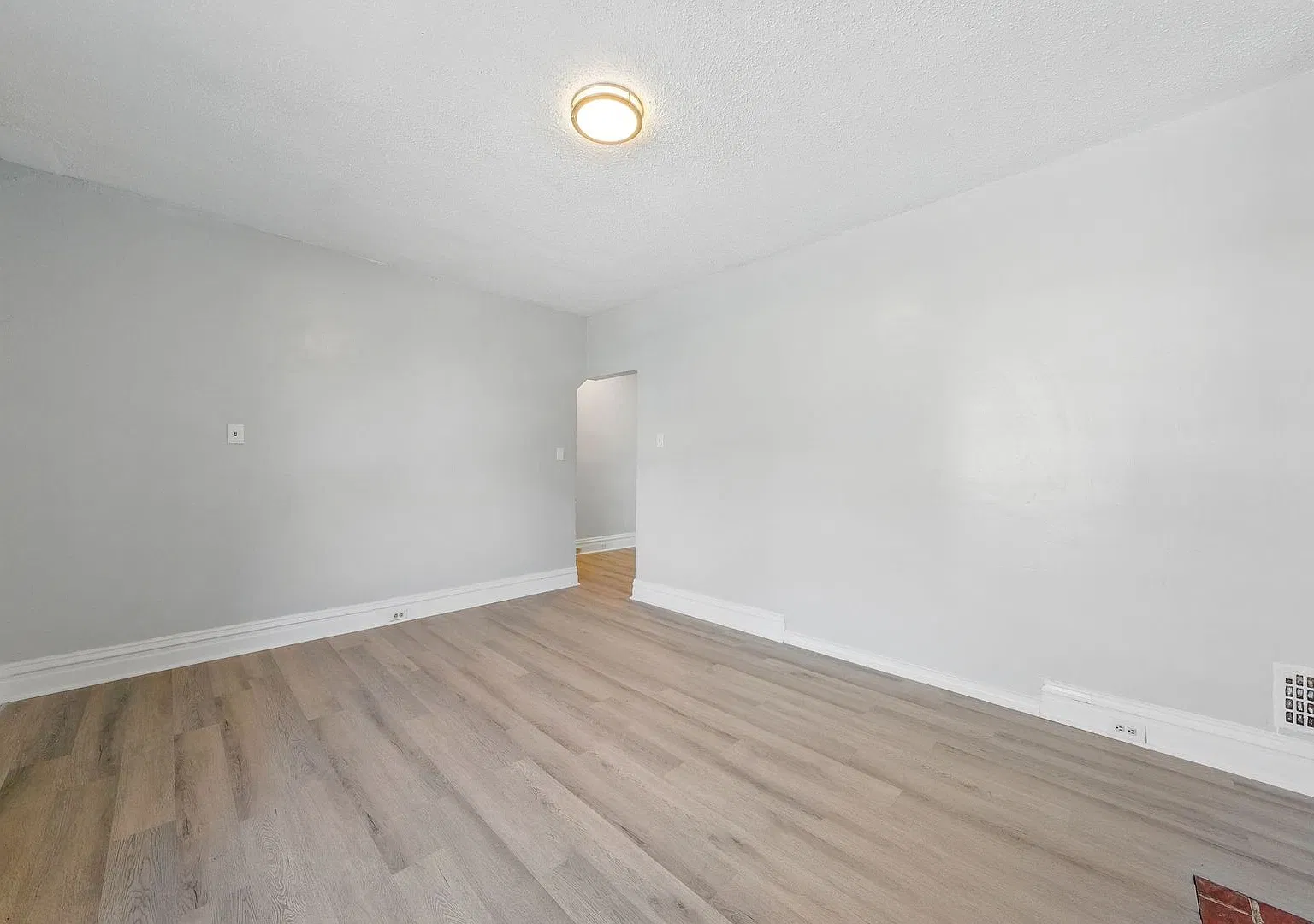 1386 Burd Ave — Photo 4