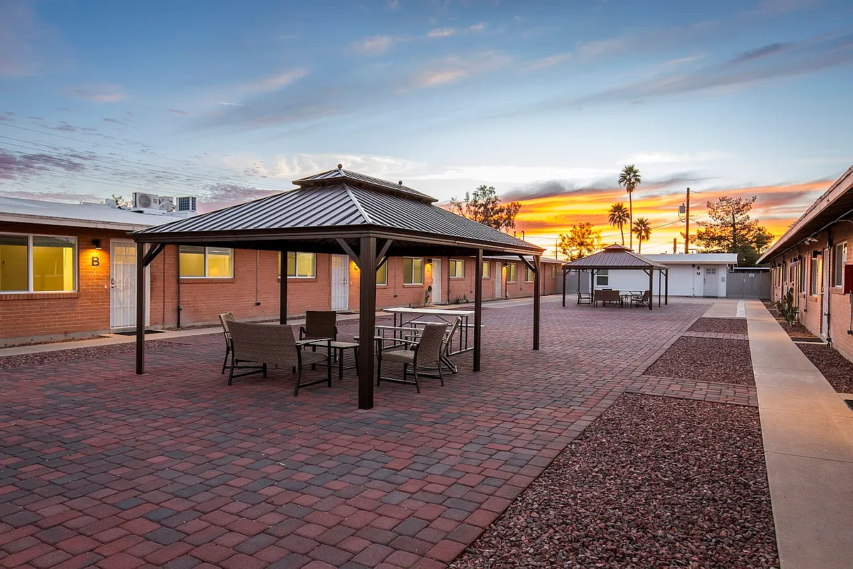 Building Photo - 1423 N Venice Ave #K