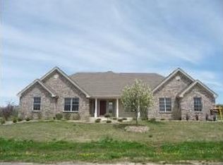 213 Savannah Ridge Dr, Poplar Grove, IL 61065